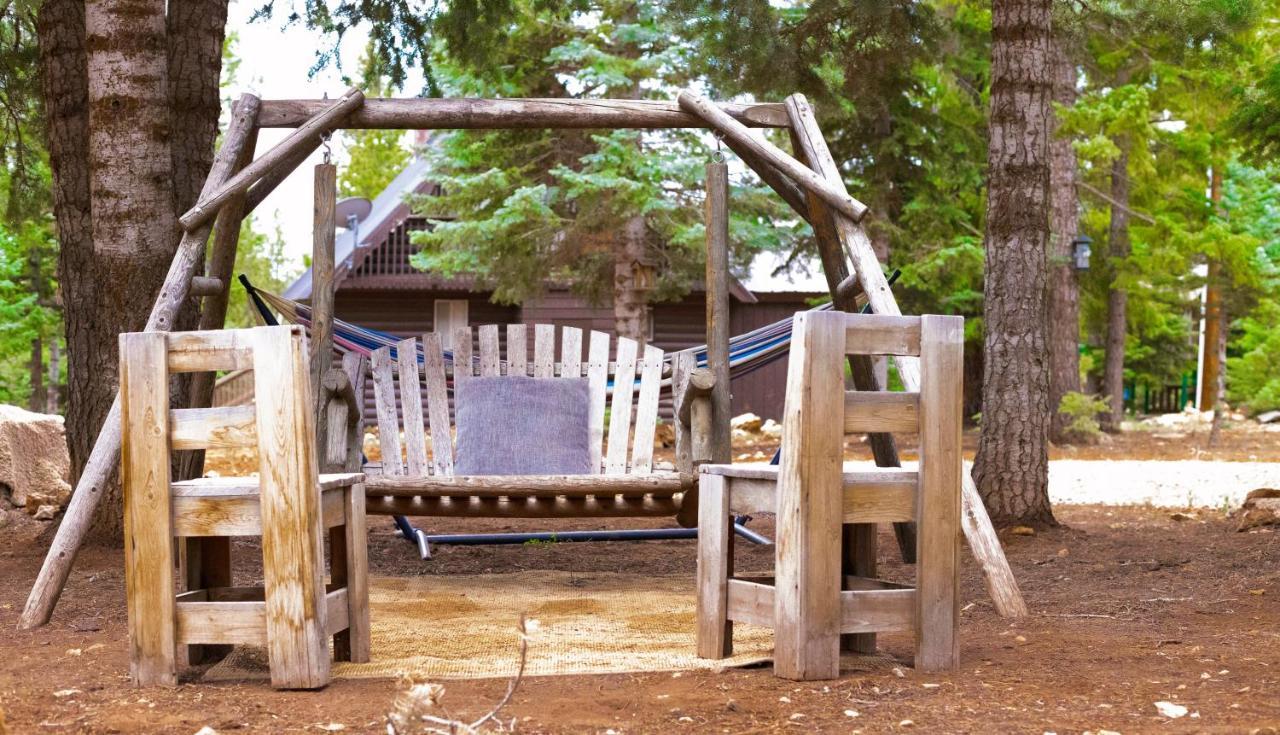 Charming Blue Farmhouse Cabin Duck Creek Village Exterior photo